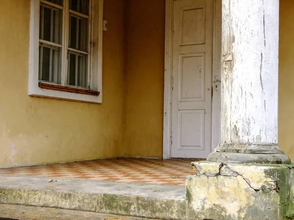 Entryway to old Mansion — Stock Photo, Image