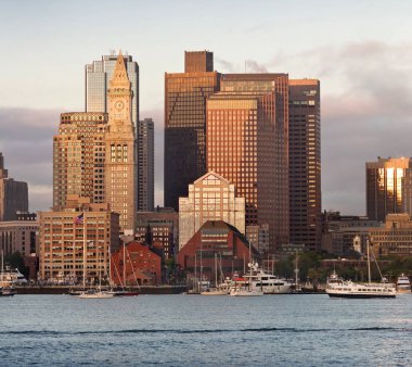 Finans bölgesine ve Boston, ABD limanında görünümü