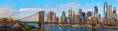 Brooklyn Köprüsü ve New York Cityscape