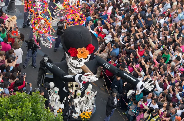 Dag van de dode parade in Mexico-stad. — Stockfoto