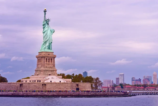 Estátua da liberdade na cidade de Nova York — Fotografia de Stock