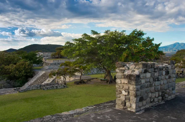 Förkolumbianska arkeologiska platsen i Xochicalco, Mexiko — Stockfoto