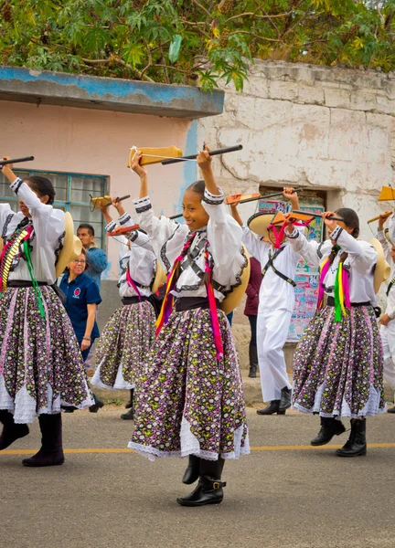 Çocuklar Meksika devrim günü geçit üzerinde. — Stok fotoğraf