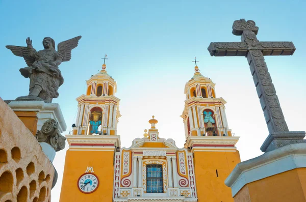 Kostel Panny Marie z prostředků Cholula — Stock fotografie