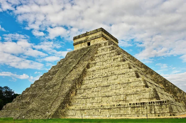 Pyramid in Chichen Itza, Yucatan, Mexico — Stock Photo, Image