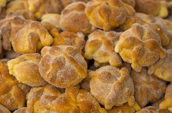 Traditional Mexican Pan de Muerto — Stok fotoğraf