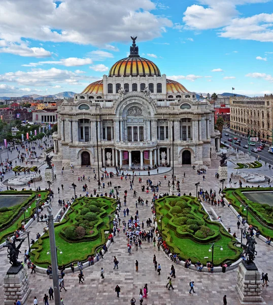 Bellas Artes (Pałac Sztuk Pięknych) w Meksyku — Zdjęcie stockowe