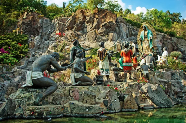 Памятник Ла-Офренде в Мехико — стоковое фото