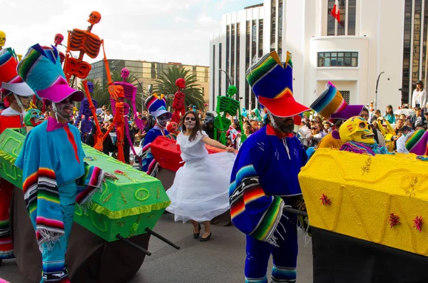 Tag der Totenparade in Mexiko-Stadt. — Stockfoto