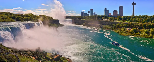Visa Niagara vattenfall söker från amerikansk sida. — Stockfoto