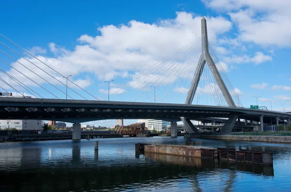 Zakim Μπάνκερ Χιλ Αναμνηστική γέφυρα — Φωτογραφία Αρχείου