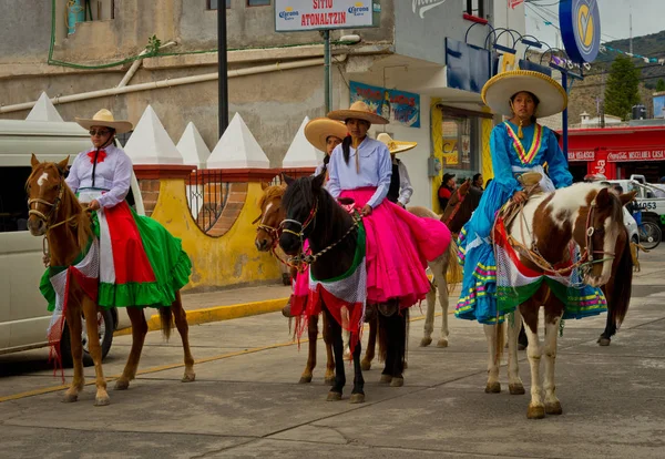 Desfile no Dia da Revolução do México . — Fotografia de Stock