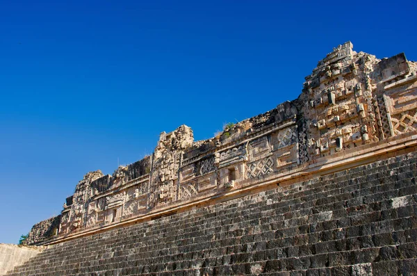 ウシュマルのマヤの古代都市の遺跡 — ストック写真