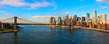 Brooklyn Köprüsü ve New York Cityscape
