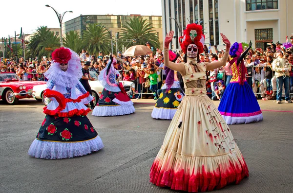 Dag van de dode parade in Mexico — Stockfoto