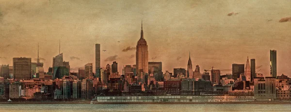 Manhattan skyline panorama al atardecer —  Fotos de Stock