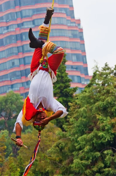 Dance of the Flyer in Mexico City — Stock Photo, Image