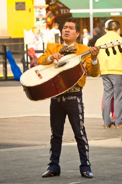 Mariachi banda tocar música mexicana — Fotografia de Stock