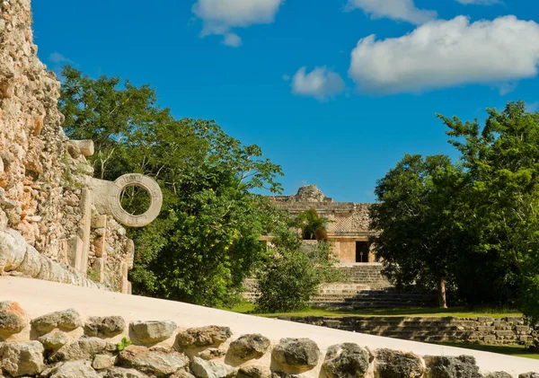 Anillo para juegos de pelota en ruinas de Uxmal — Foto de Stock