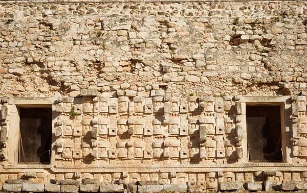 Руины дворца масок — стоковое фото