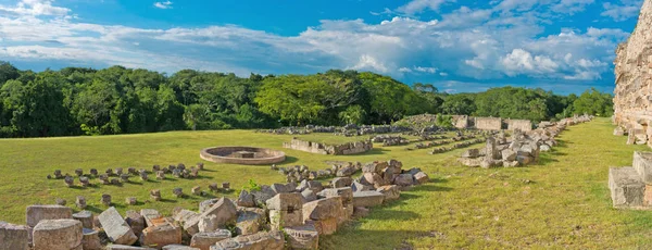 Ruinas de la ciudad maya — Foto de Stock