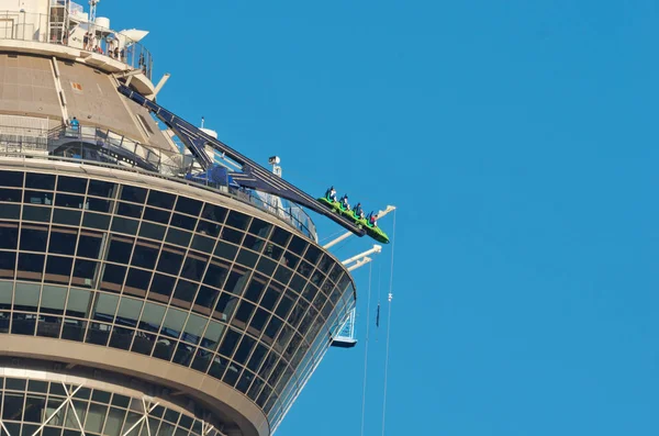 Fahrgeschäfte auf dem Dach des Stratosphärenhotels — Stockfoto