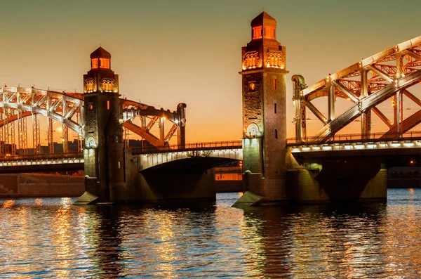 Ponte Bolsheohtinskiy al tramonto — Foto Stock