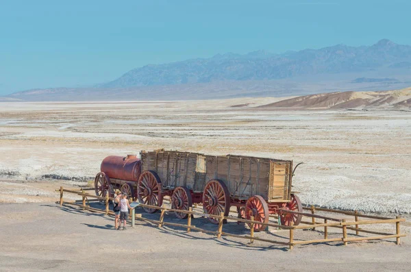 Harmony Borax trabaja en Death Valley —  Fotos de Stock