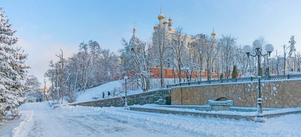 Catedral de Pokrovsky em Kharkiv. Ucrânia. — Fotografia de Stock