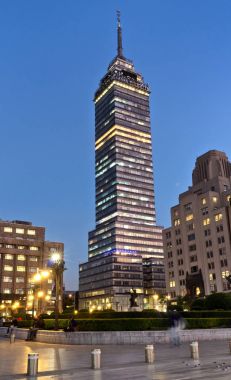 Mexico City, Meksika - 28 Kasım 2016: Torre Latinoamericana (Latin Amerikalı Tower) Mexico City'de görünümünü.