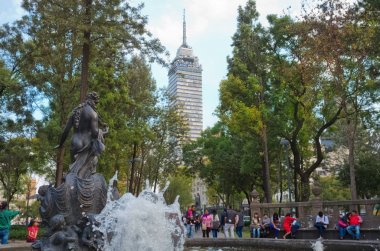 Mexico City, Meksika - 11 Aralık 2016: Torre Latinoamericana (Latin Amerikalı Tower) Mexico City'de görünümünü.