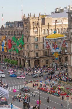 Mexico City, Meksika - 3 Aralık 2016: Noel süsleri Zocalo, Meksiko üzerinde