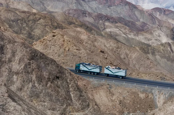 Caminhão Executado Através Deserto Nazca Peru — Fotografia de Stock