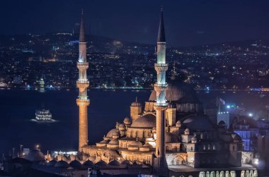 Yeni Cami cami (yeni cami) gece, Istanbul, Türkiye