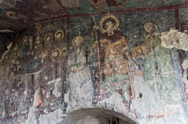 Kapadokya - 25 Nisan 2016: Yok edilen iç erken ortodox Hıristiyan fresk Ihlara Vadisi Kapadokya, Orta Anadolu, Türkiye ile Saint George Kilisesi