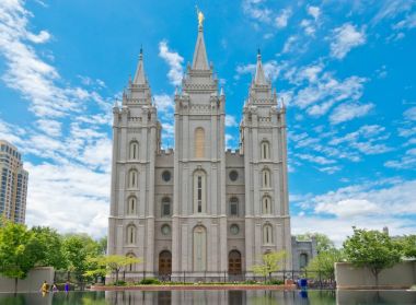 Salt Lake City, Amerika Birleşik Devletleri - 19 Mayıs 2017: Tuz Gölü Tapınağı bir Tapınağı, Church of İsa İsa of Latter-day Saints (Lds kilise) Salt Lake City, Utah, ABD olduğunu