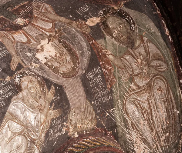 カッパドキア トルコ 中央アナトリア ユネスコ世界遺産のバラの谷で初期のオーソドックス キリスト教フレスコ画とアイバリ教会のカッパドキア トルコ 2016 破壊された内部 — ストック写真