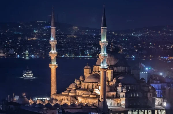 stock image Yeni Cami Mosque (New Mosque) at night in Istanbul, Turkey