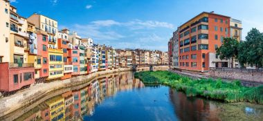 Girona Yahudi mahallesinde bir bakış. İspanya.