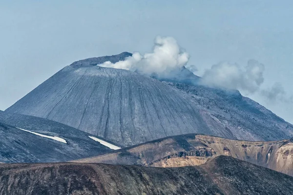 Chikurachki Est Volcan Élevé Île Paramushir Dans Nord Des Îles — Photo