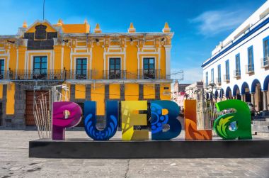 Puebla, Meksika - 12 Kasım 2016: İşareti Puebla Street Puebla, Meksika için