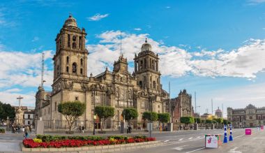 Mexico City, Meksika - 4 Aralık 2016: Katedral güzel manzarasına Zocalo, Mexico City, Meksika üzerinde