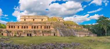 Sayil Maya sit alanı, Yucatan, Meksika değil. Saray kalıntıları. UNESCO Dünya Miras Listesi