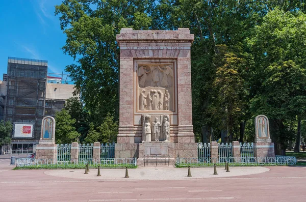 Perpignan Francia Luglio 2014 Monumento Aux Morts Pour France Scultore — Foto Stock