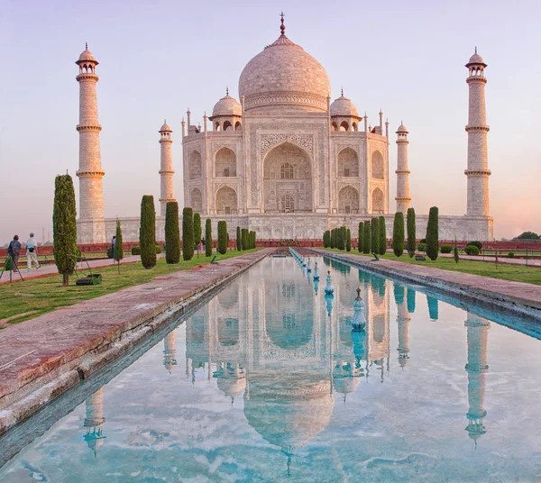 Taj Mahal Gündoğumu Işık Yansıması Agra Uttar Pradesh Hindistan Ile — Stok fotoğraf