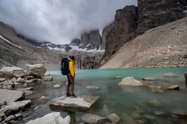 Escena Senderismo Las Montañas Torres Del Paine Patagonia Chile —  Fotos de Stock