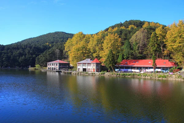 Montaña en otoño — Foto de Stock