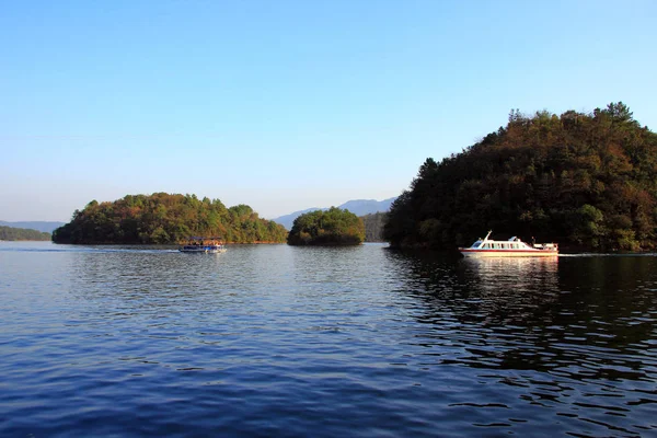 Lago en invierno — Foto de Stock