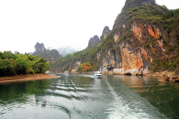 Nave Crociera Percorre Rotta Lungo Fiume Guilin Yangshou — Foto Stock