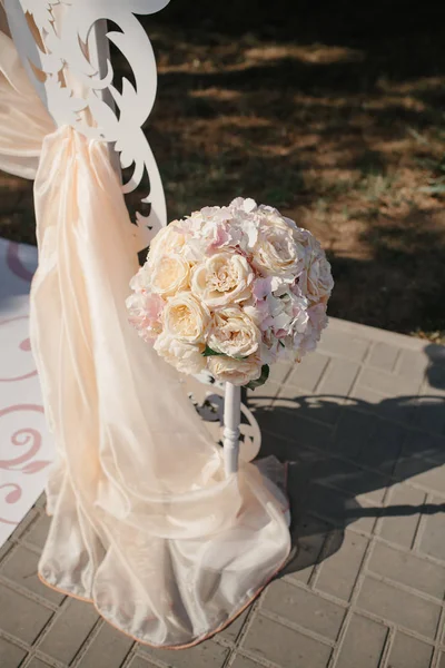 Schöne Dekoration für den Hochzeitsabend — Stockfoto